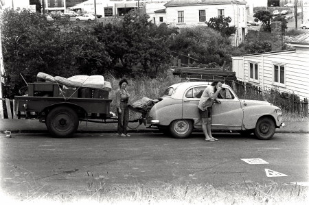 Lynda and Leo Thompson leaving Freemans Bay for Huia, West Coast. Auckland, 1976. Photo: Sally Griffin, Photospace Gallery Wellington 2015