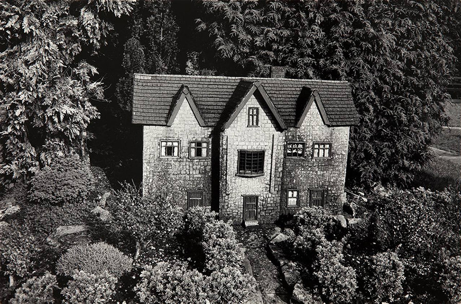 Peter Peryer 'Home' 1991 silver-gelatin print, Photospace Gallery in association with Bowerbank Ninow Gallery, Wellington viewing.